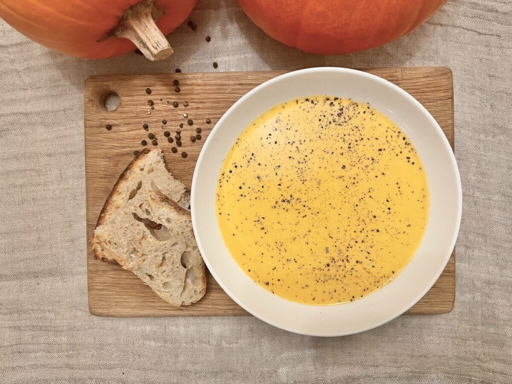 Served pumpkin soup. 