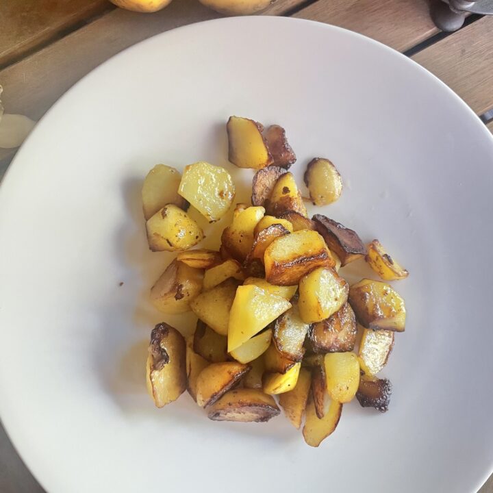 How to Make Perfect Fried Potatoes on a Skillet